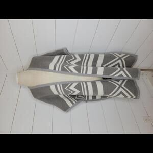 Forever 21 One Size Grey & white vest coat poncho coat